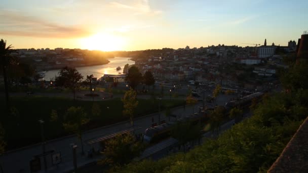 Gün batımında Douro Nehri — Stok video