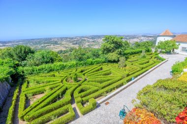 Sodre Sarayı bahçelerine