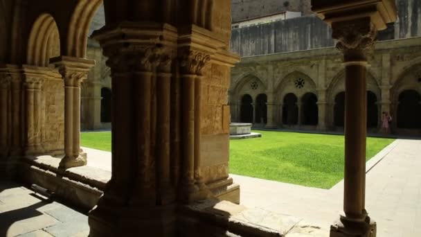 Monasterio de Santa Cruz — Vídeo de stock