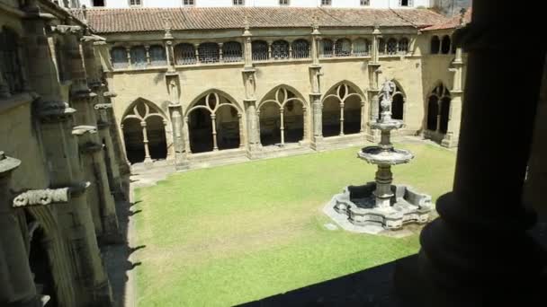 Santa Cruz Monastery cloister — Stock Video