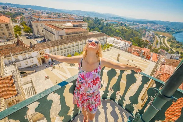 Mujer aérea Coimbra — Foto de Stock