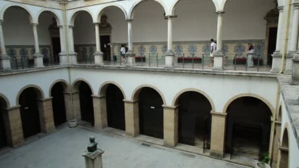 Coimbra universitet cloister — Stockvideo