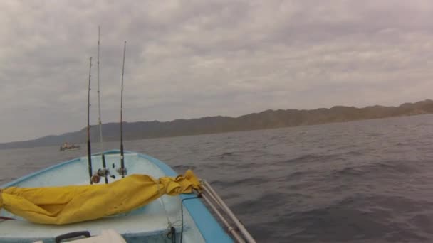 Pescadores barco de pesca — Vídeos de Stock