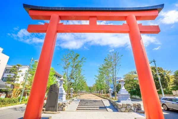 Torii poort op Wakamiya Oji Avenue — Stockfoto