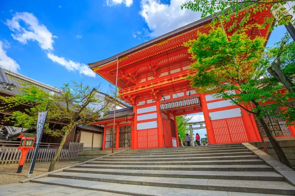 Yasaka Shrine déli torony kapuja — Stock Fotó