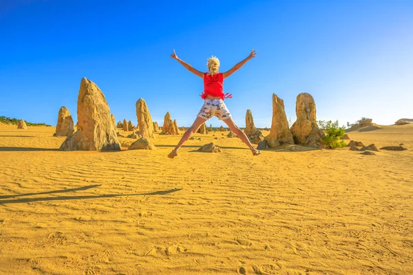 Pinnacles Desert enjoying — Stock Photo, Image