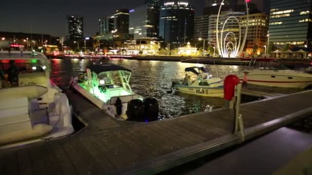 Elizabeth kai Waterfront Nacht — Stockvideo