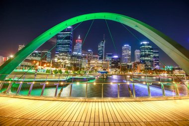 Perth Elizabeth Quay Köprüsü