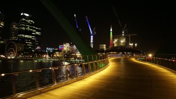 Elizabeth Quay πεζόδρομος γέφυρα — Αρχείο Βίντεο