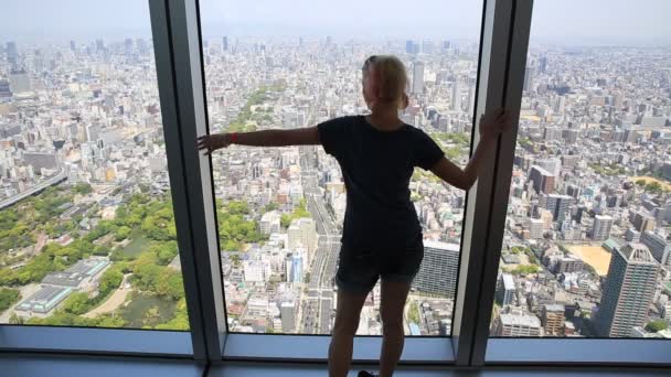 Осака skyline жінка — стокове відео