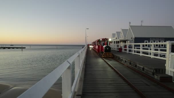 Busselton Tren con luna — Vídeo de stock