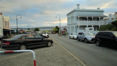 Albany ana cadde mağazaları