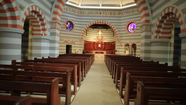 Интерьер собора Джеральдтона — стоковое видео