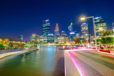 Elizabeth Quay marina gece