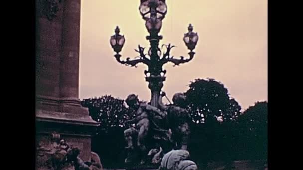 Statue del ponte Alexandre III — Video Stock