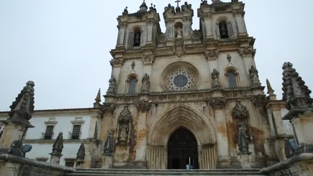 Alcobaca Monastery entrance — Stock Video