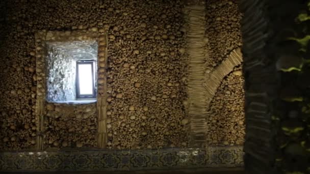 Macabere kapel in Evora — Stockvideo