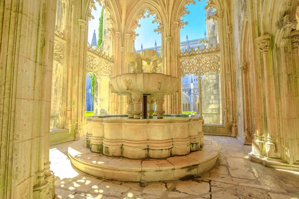 バターリャ修道院の洗面所 — ストック写真