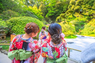 Hokoku-ji kadınlarda kimono