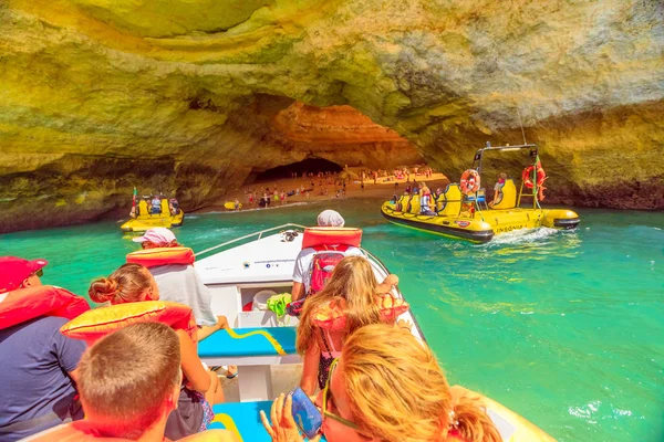 Benagil Cave boat tour — Stock Photo, Image