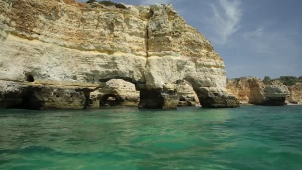 Marinha Beach Natual Arch — Stock Video