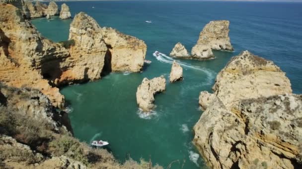 Viaje en barco por la costa de Lagos — Vídeo de stock