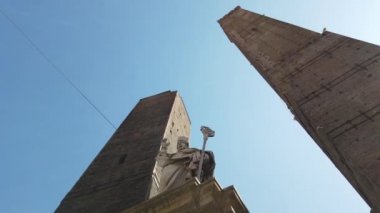 İki Bologna Kulesi