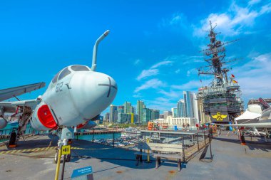 Midway Jet Savaşçısı Kullan