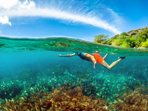 Snorkeling Felicite vista dividida — Foto de Stock