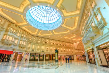 Villaggio Alışveriş Merkezi 'nde Burberry.