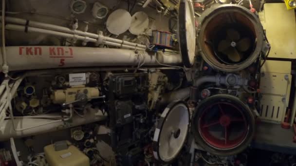 Sala de arsenal de torpedos submarinos — Vídeo de Stock