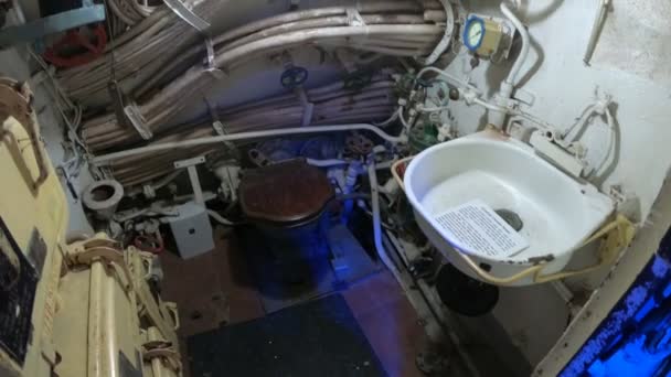 Submarine B-39 toilet room — Stock Video