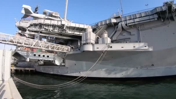 Корабель на півдорозі холодної війни. — стокове відео