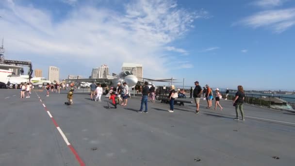 Палуба истребителя USS Midway Jet — стоковое видео