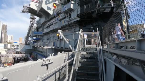 Вход на американский корабль Midway — стоковое видео