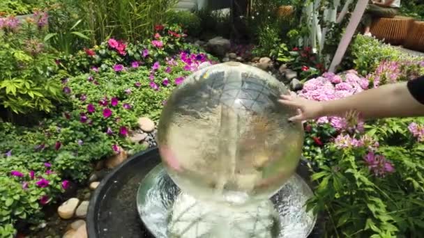 Spherical fountain of Changi Airport — Stock Video