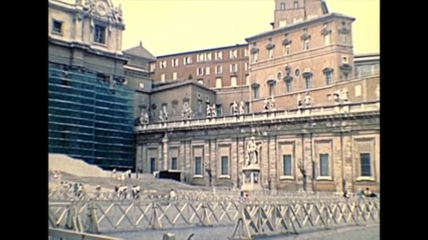 Archiwalne posągi Rzymu na placu Świętego Piotra — Wideo stockowe