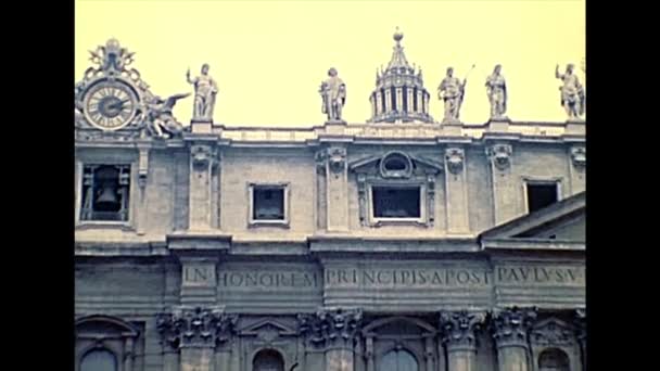 Estátuas de São Pedro basílica de Roma — Vídeo de Stock