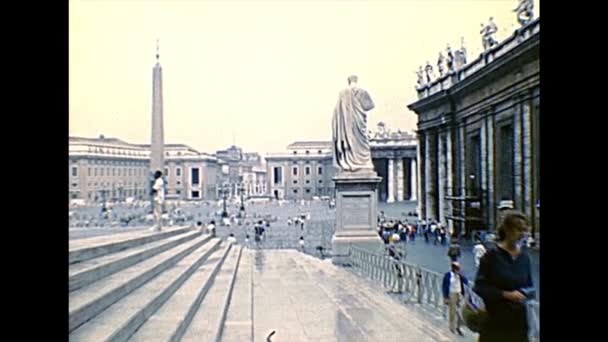 Archival St. Peter square with people — стокове відео