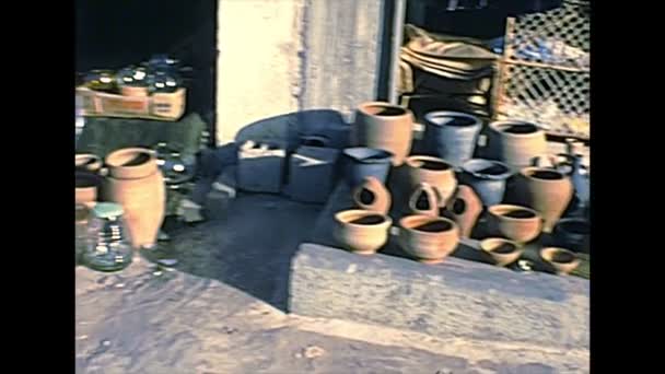 1970 'lerde Hayfa şehir sokak dükkanları — Stok video