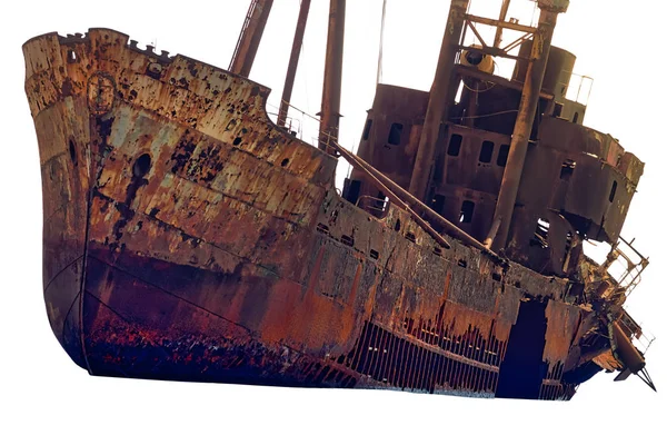 Rozsdás hajóroncs elszigetelt fehér — Stock Fotó