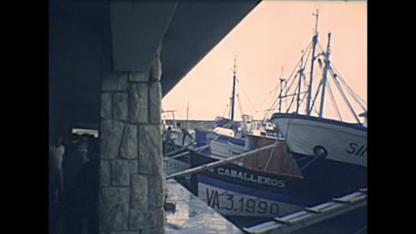 Peniscola fishermen in 1970s — Stock Video