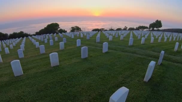 Cementerio con horizonte de San Diego — Vídeos de Stock
