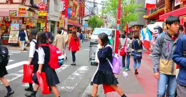 Asian girls wear a mask — Stock videók