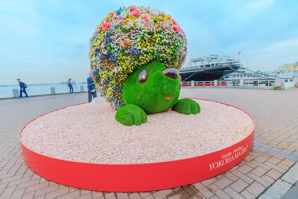 Flower sculpture Yokohama Park — стокове фото
