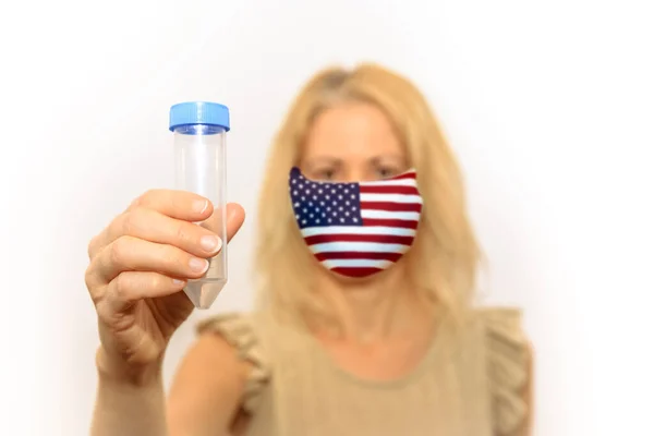 Donna con maschera sanitaria negli Stati Uniti — Foto Stock