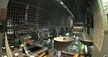 Kyoto İstasyonu içi