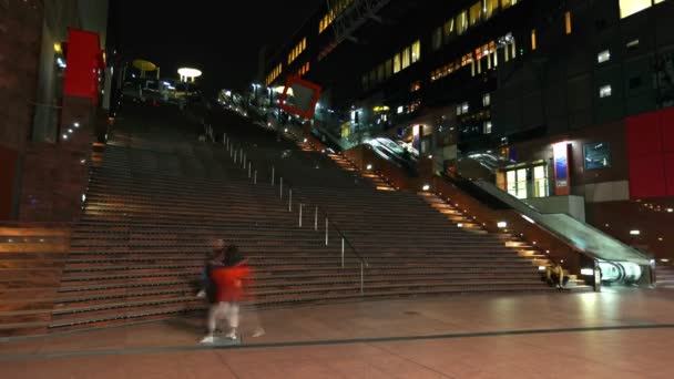 Binnenste trap Kyoto Station — Stockvideo