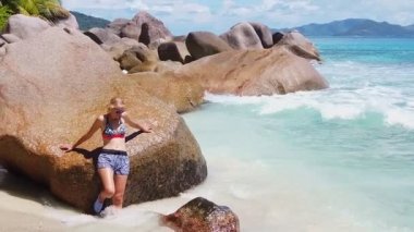 Seyşeller çarpıyor kadına