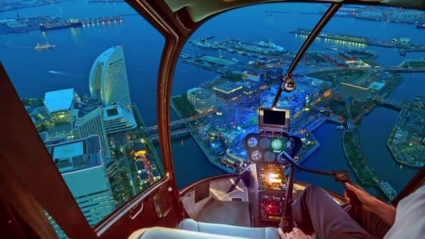 Helikopter op Yokohama skyline nacht — Stockvideo